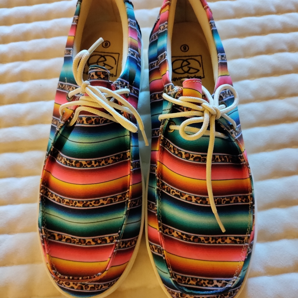 Everglades zarape/cheetah fashion sneakers